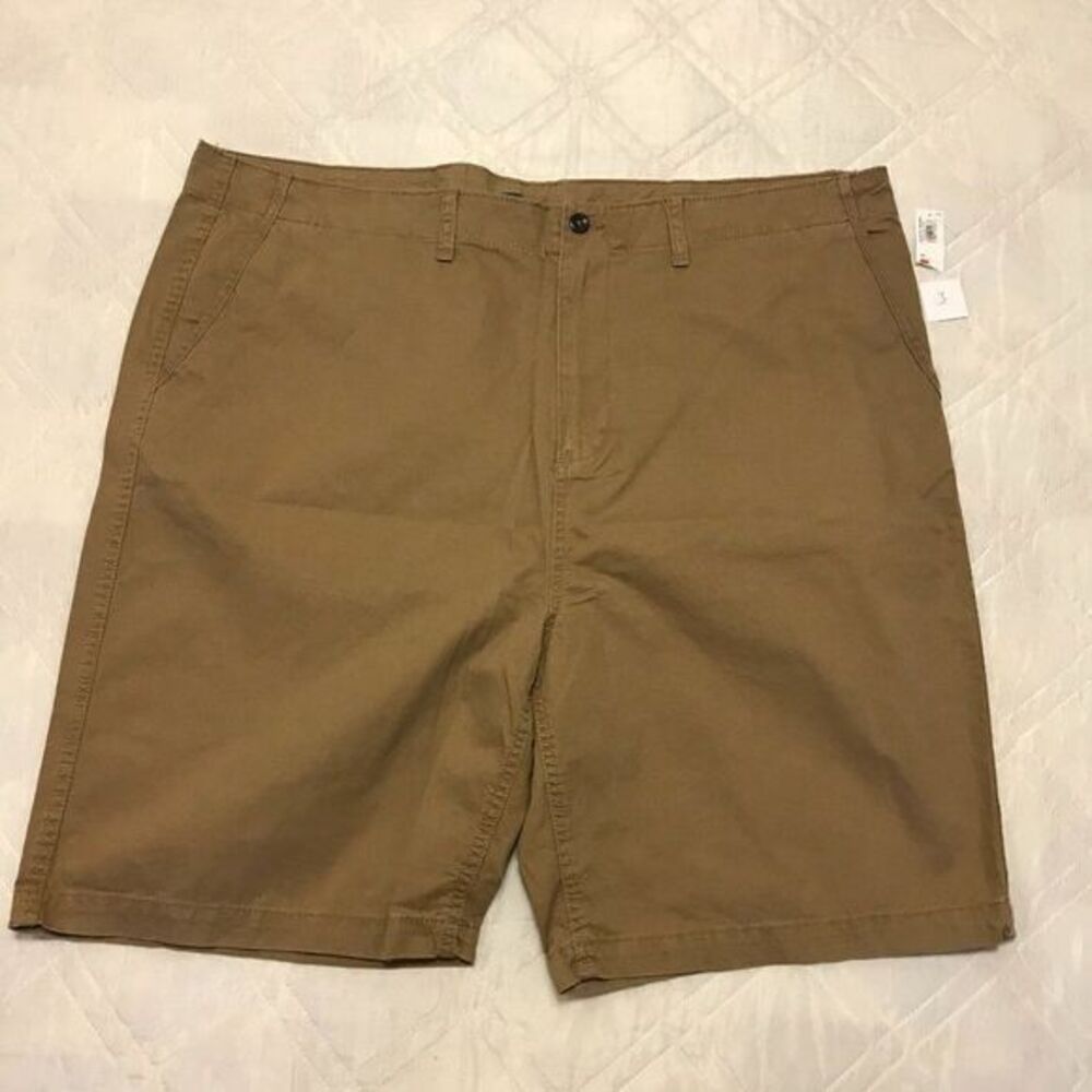 Old Navy lived in straight brown shorts size 46 nwt‎